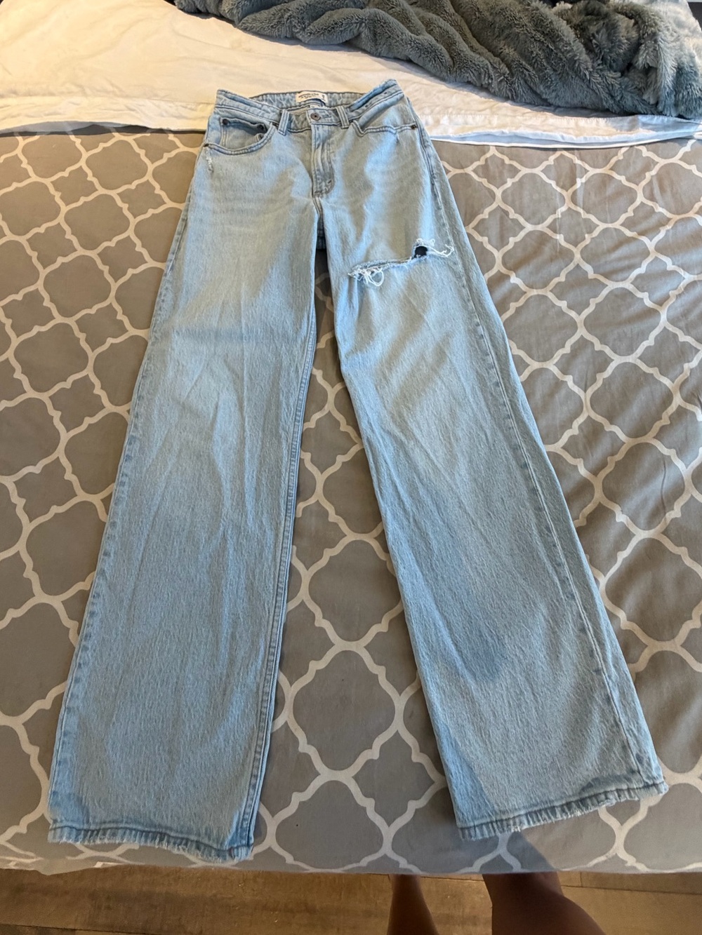 Abercrombie & Fitch Curve Love High-Rise Light Wash Blue Jeans
